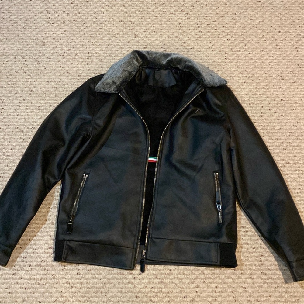 Great Italian leather jacket from F Collection that’s a size Medium.